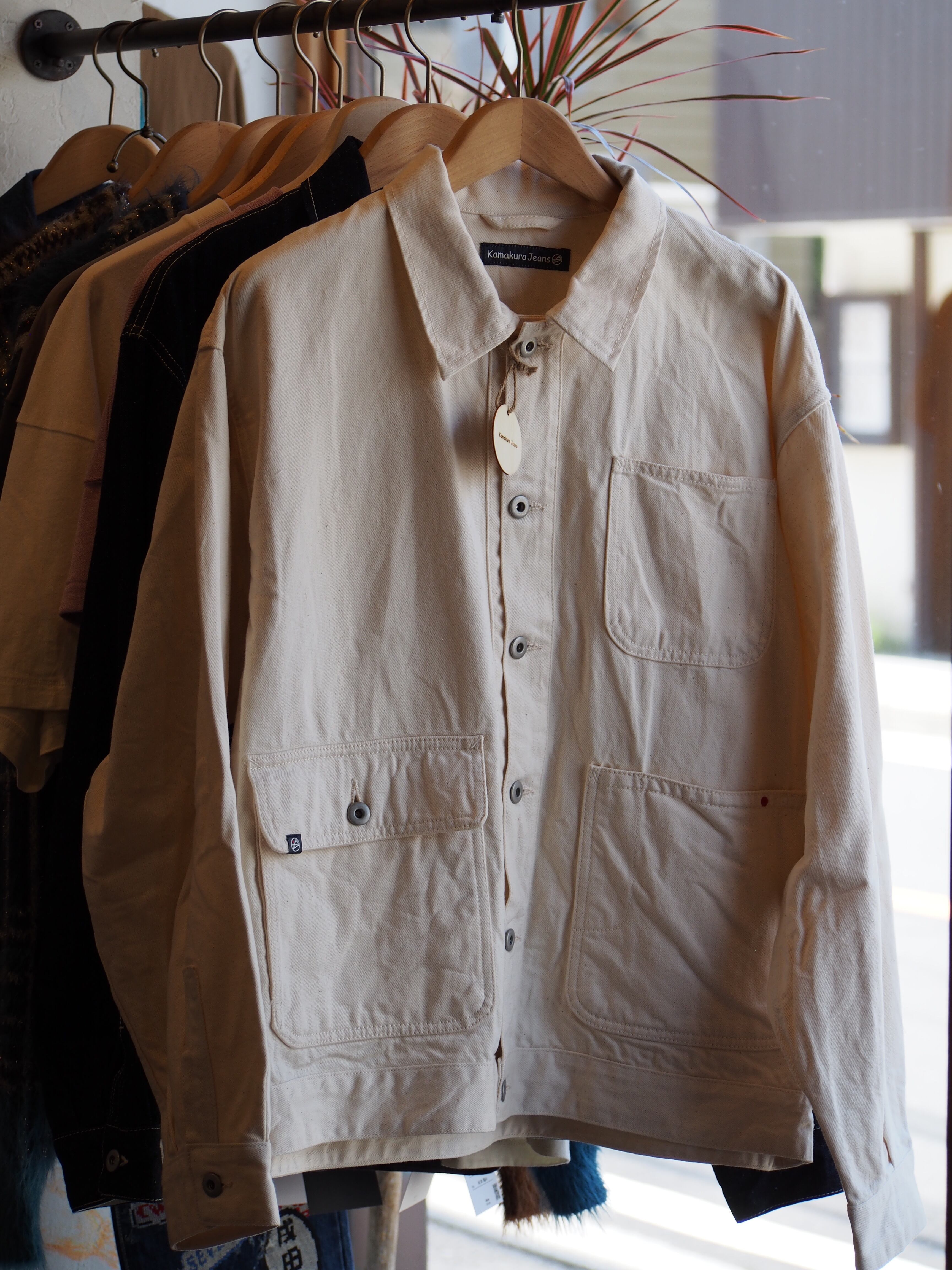 MEGMIURA 2WAY PIN TUCK LEATHER LIKE NYLON MODS COAT BLACK