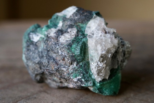マラカイト / カルサイト　Malachite / Calcite