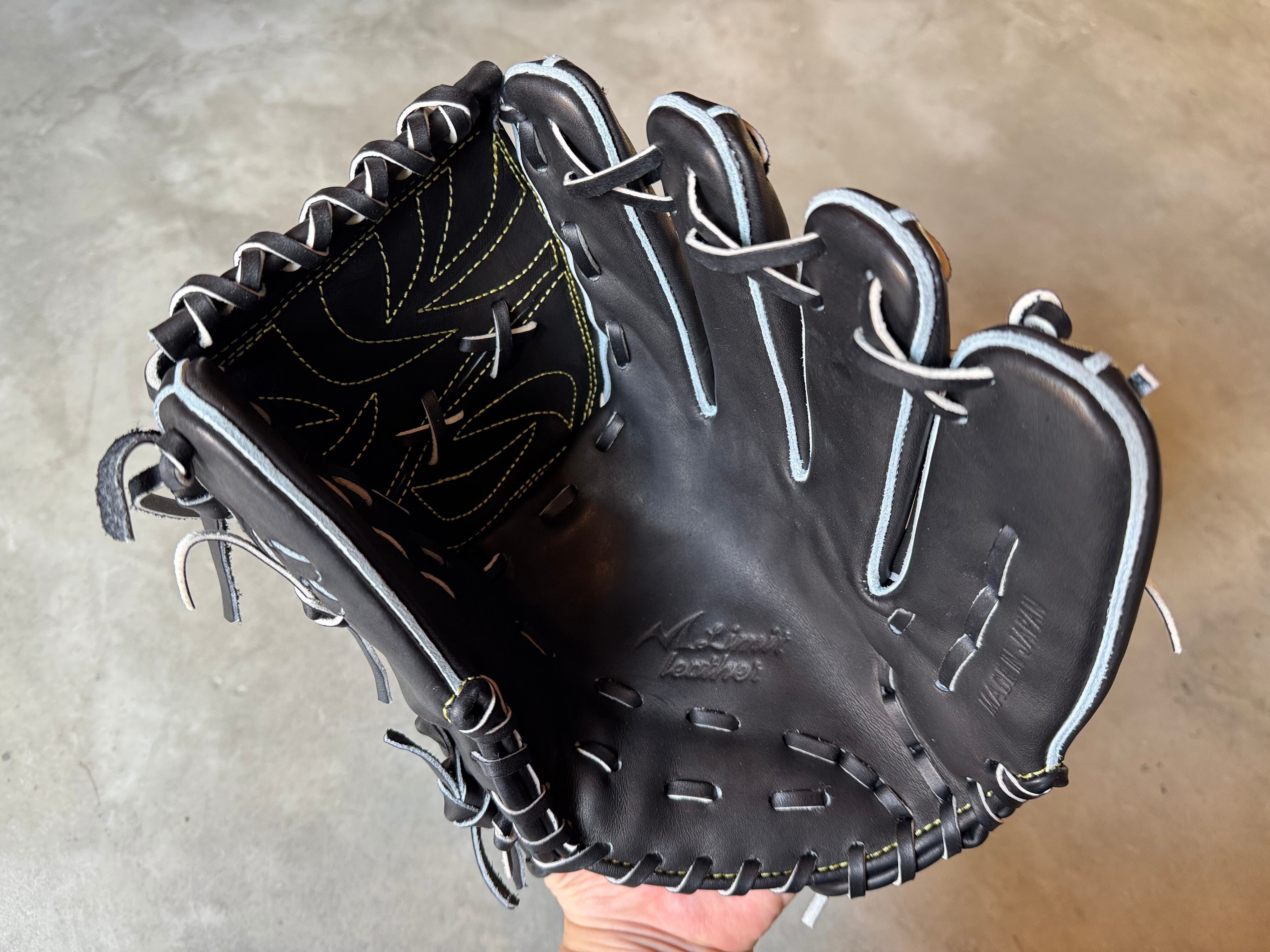 ノーリミットウェブ 曲げない型 硬式グローブ 黒 収納袋付き ノーリミットウェブ 曲げない型 硬式グローブ 黒 収納袋付き