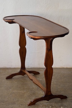 細身のコンソールテーブル-antique walnut table