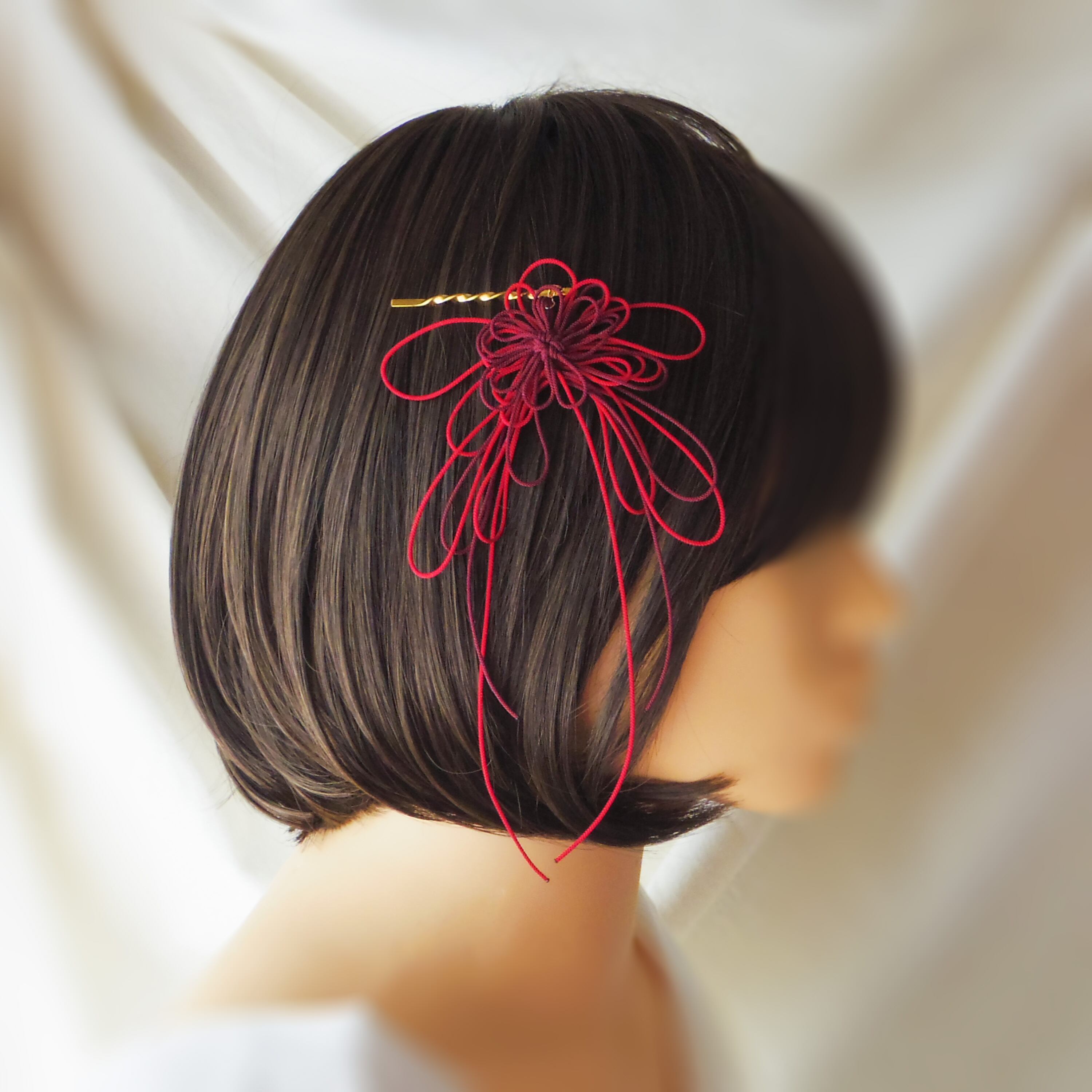 飾り結びヘアピン「瞠り、あざや」(臙脂×赤)【軽量快適】ショートヘアも簡単和風アレンジ。