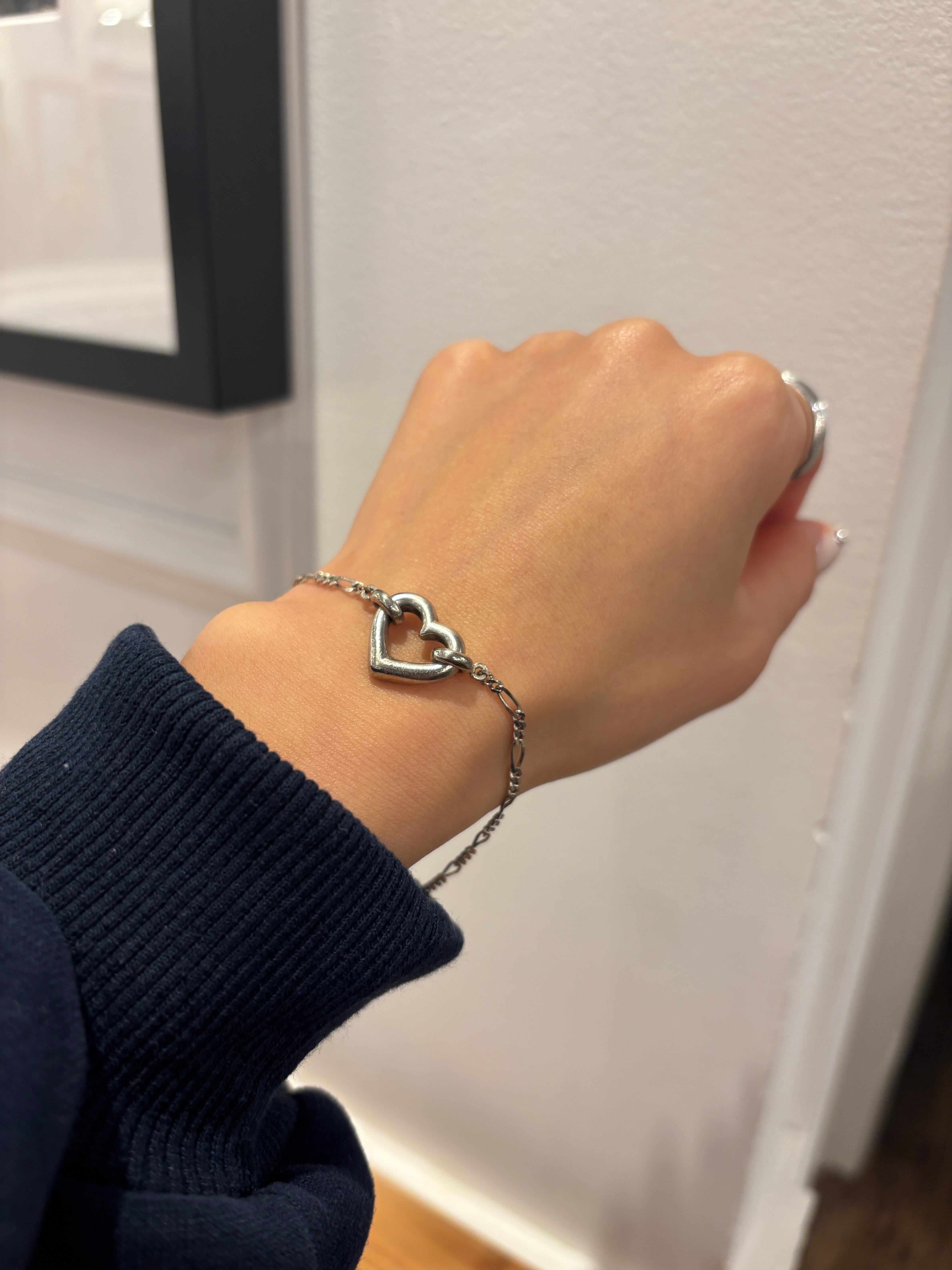 たーこさん AURA Victor X Crayon Shinchan Aurspeed Racquets are here This