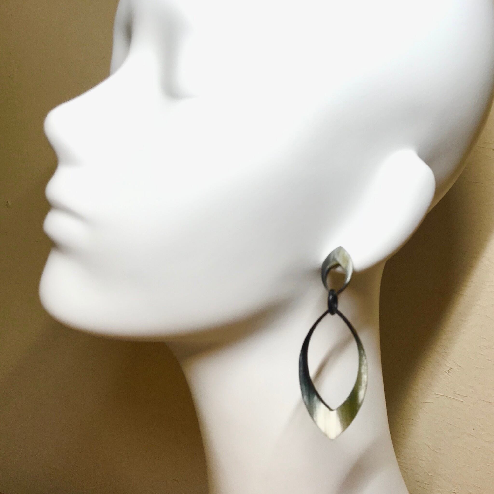 バッファローホーンピアスD | 【torinica accessories 】トリニカ