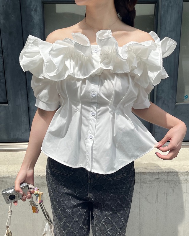 【more than cutie pie】volume frill off shoulder blouse