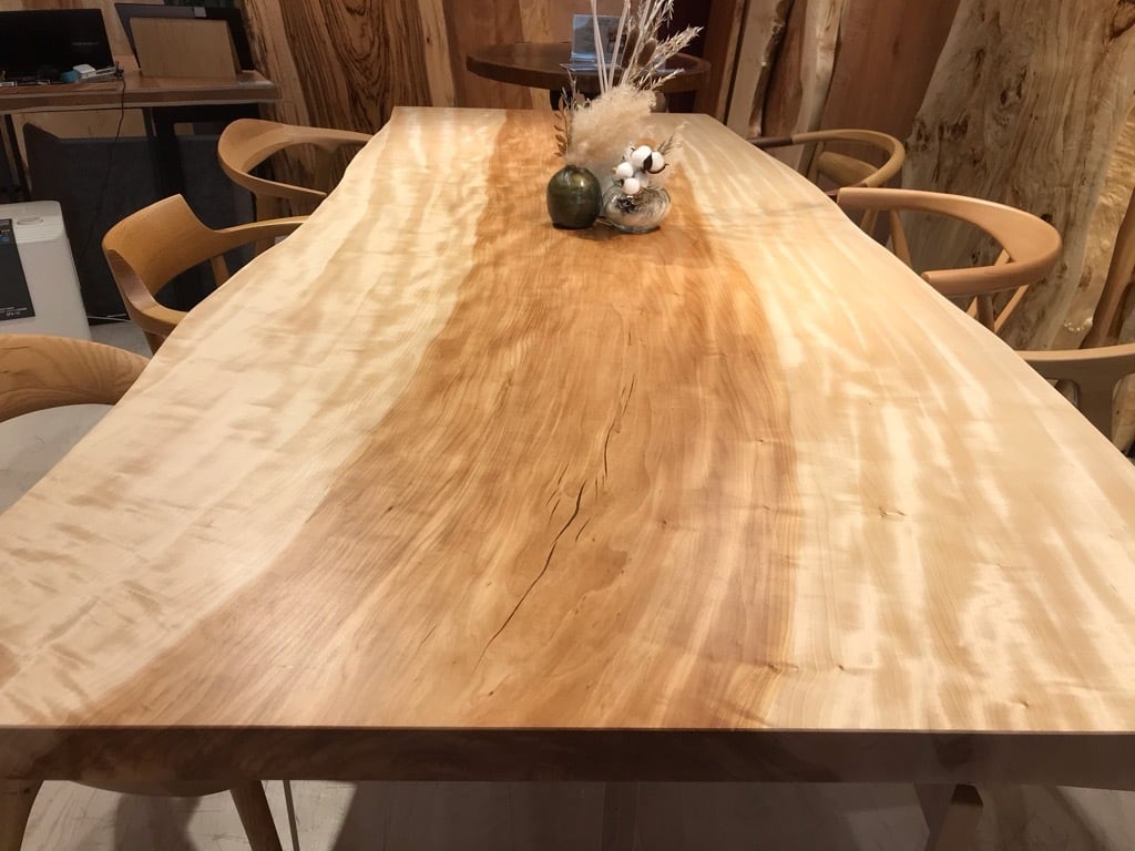 栃（トチ）_2150×1150-950-830×50_横浜元町店_テーブル天板/一枚板