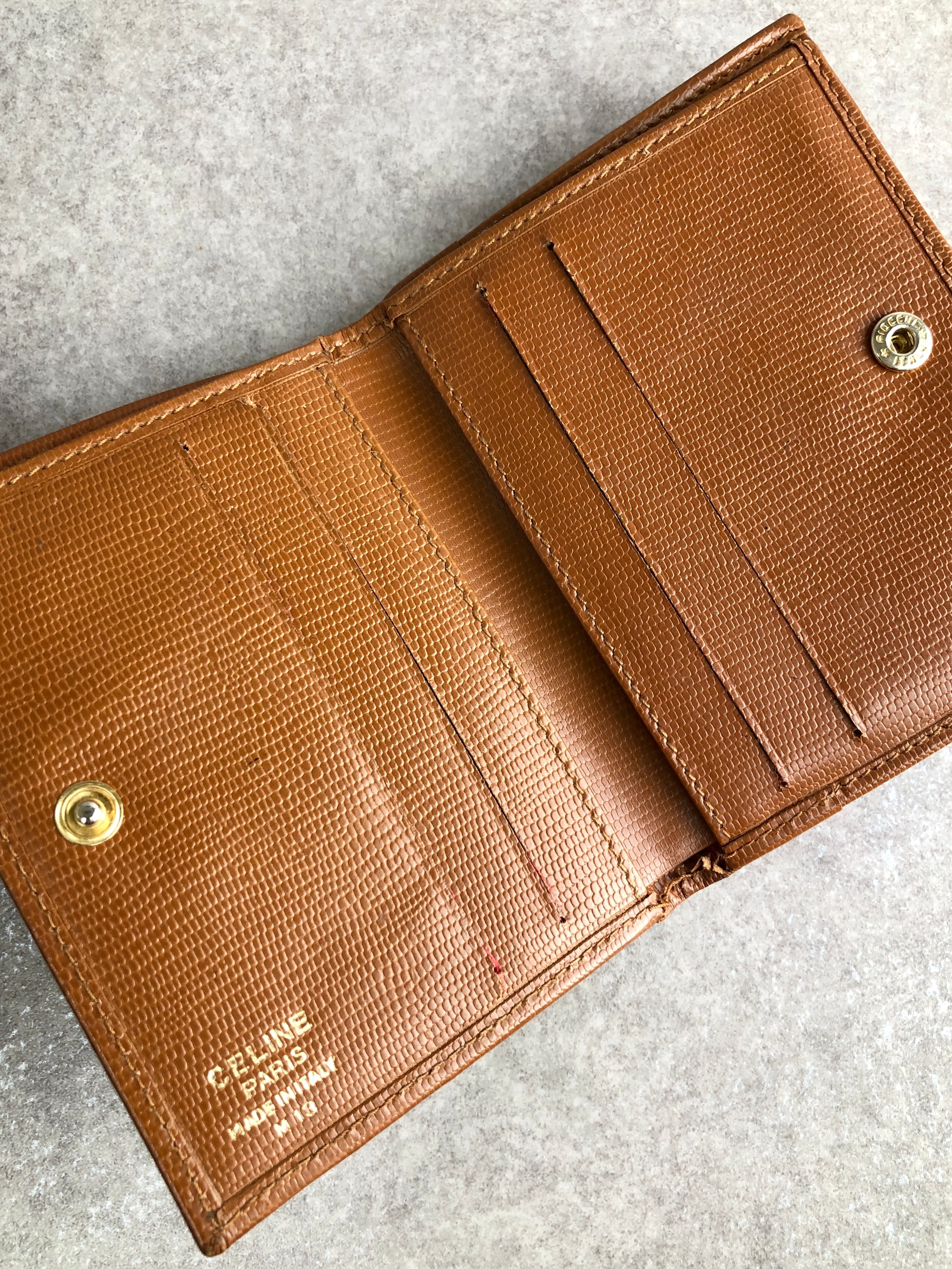 CELINE セリーヌ 財布 キャメル ロゴサークル レザー 二つ折り財布