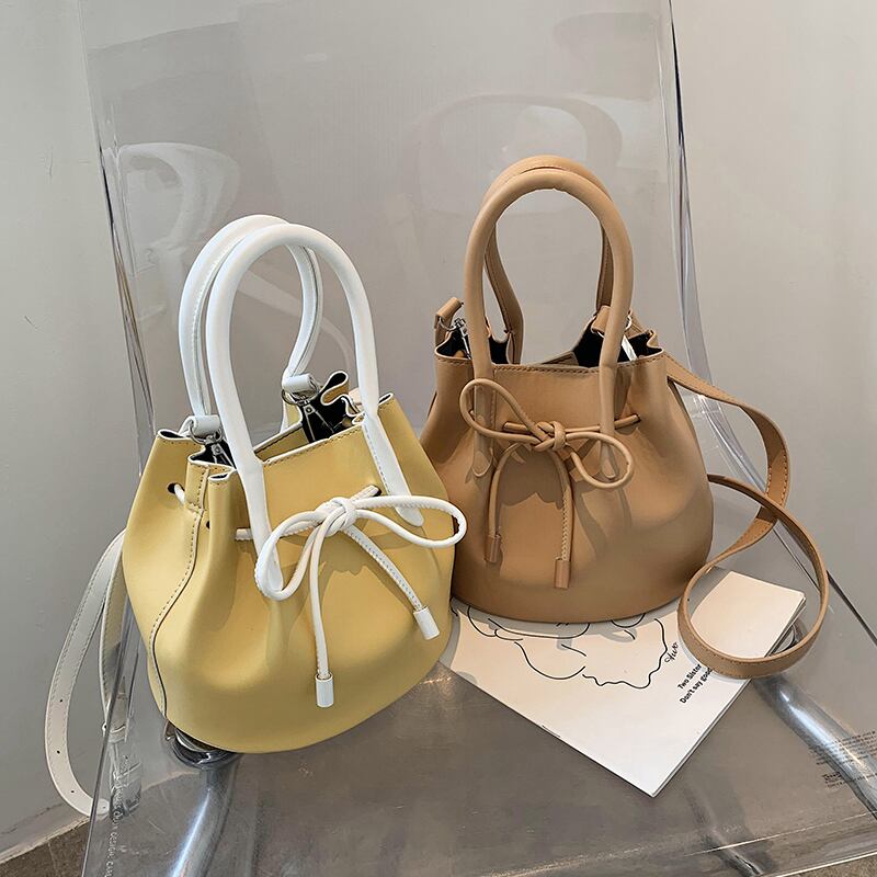 シンプルな小さなバッグハンドバッグ2020人気の新しい新しい流行のファッションワイルドワンショルダー脇の下バッグネット赤ハンドバケットバッグ Tiancai_Wing_Bag8250929