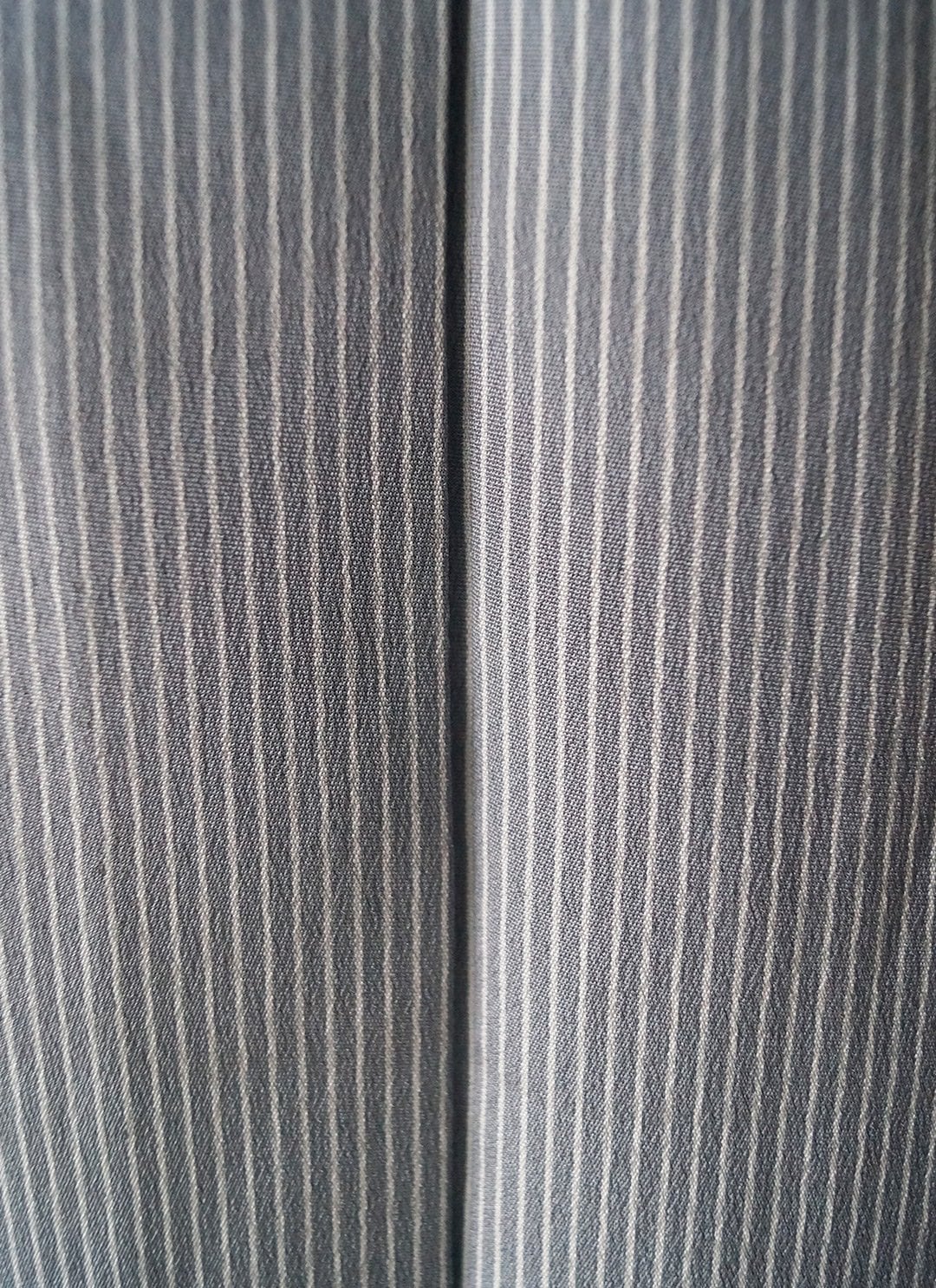 【単衣】煤色×胡粉色 縞柄 単衣お召し