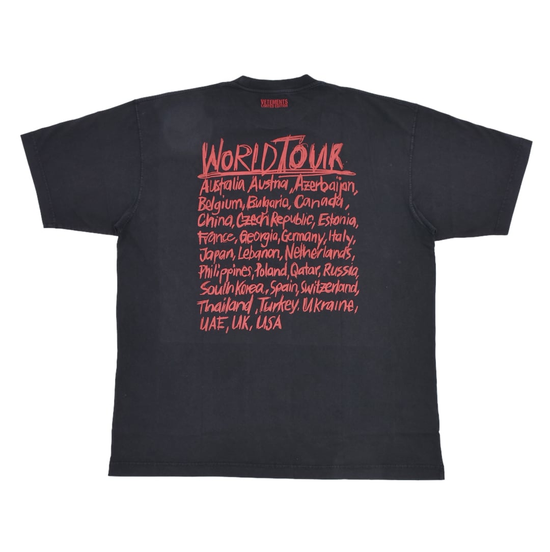 あ*様 VETEMENTS WORLD TOUR Tシャツ ロゴバックプリント VETEMENTS】WORLDTOUR LOGO T-SHIRT | AYIN