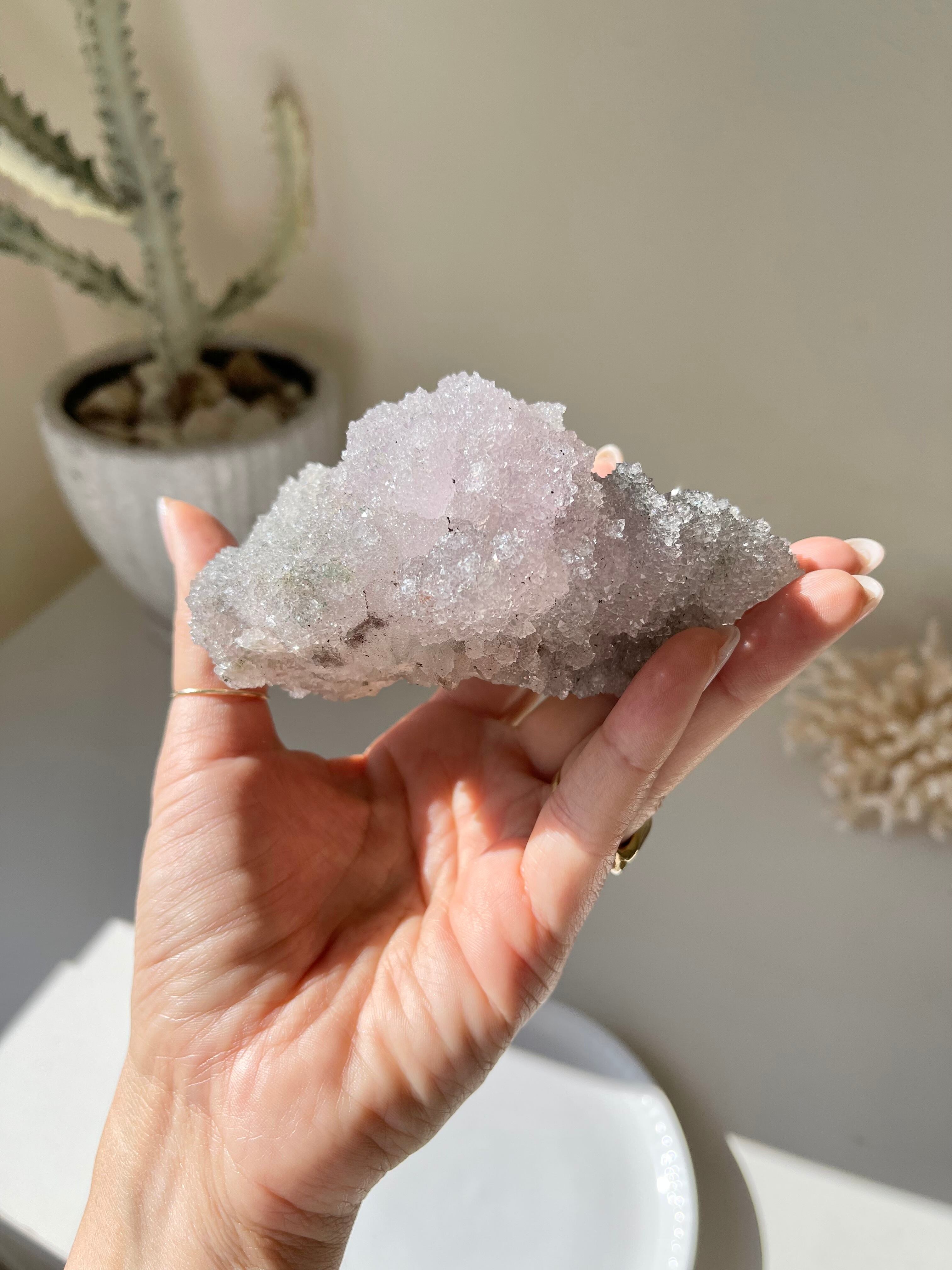 ブラジル産 キラキラ輝きが素晴らしい透明度抜群のスピリットアメシスト/Amazing spirits amethyst cluster