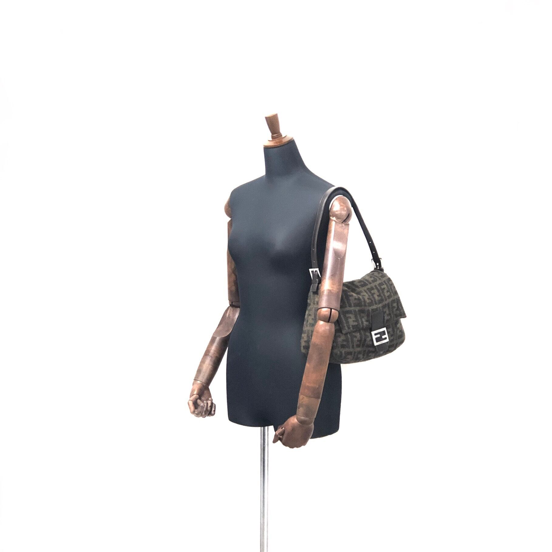 FENDI フェンディ ズッカ ウール マンマバケット ハンドバッグ