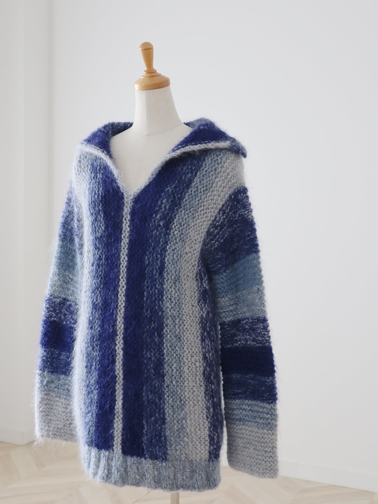 ●collared design striped sweater