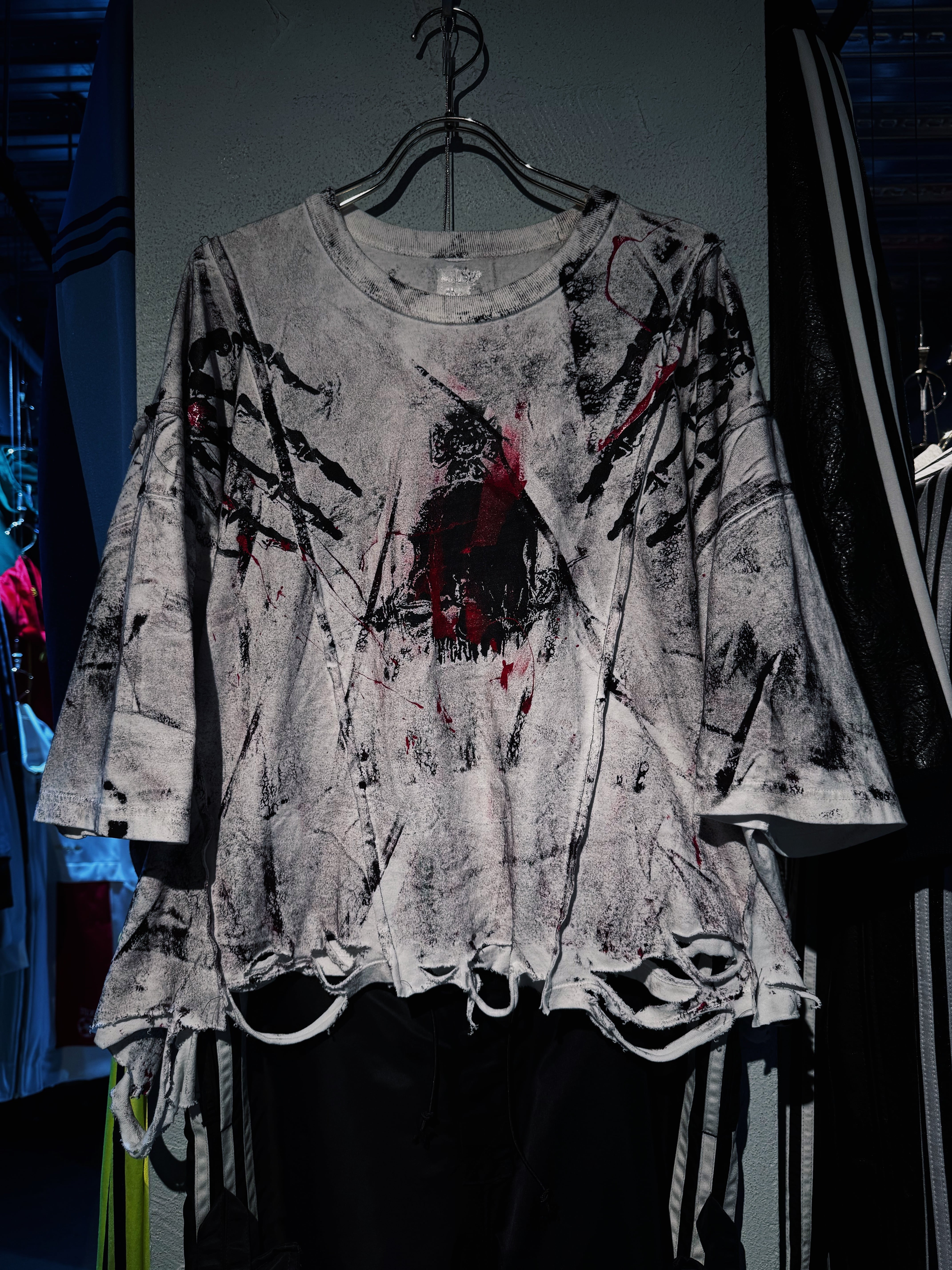 "vivid notes"Orb skeleton iconic design coating T shirt