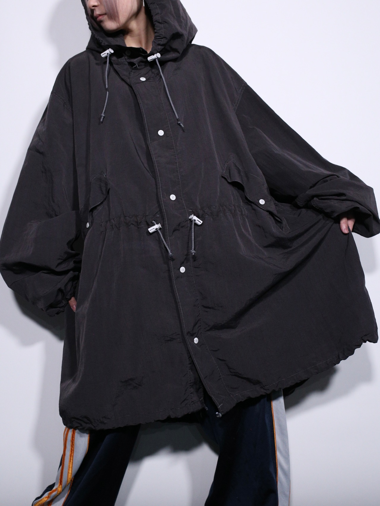 "後染め" stitch design hooded drawstring coat - 3