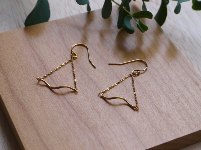 love triangle gold pierce