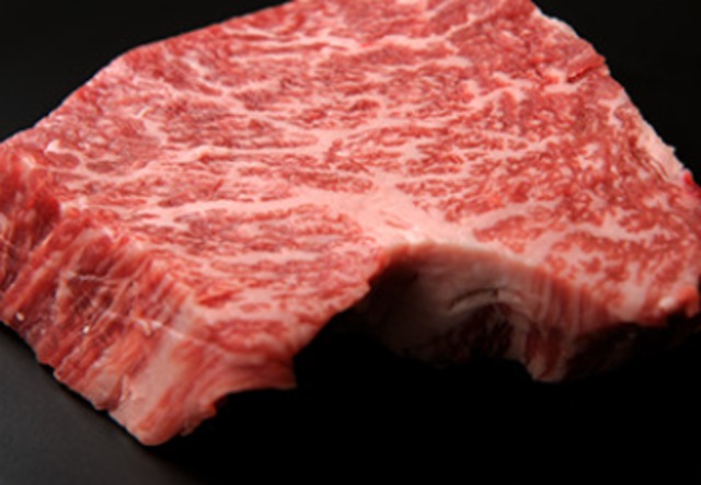 放牧黒毛和牛ともさんかくステーキ 140g