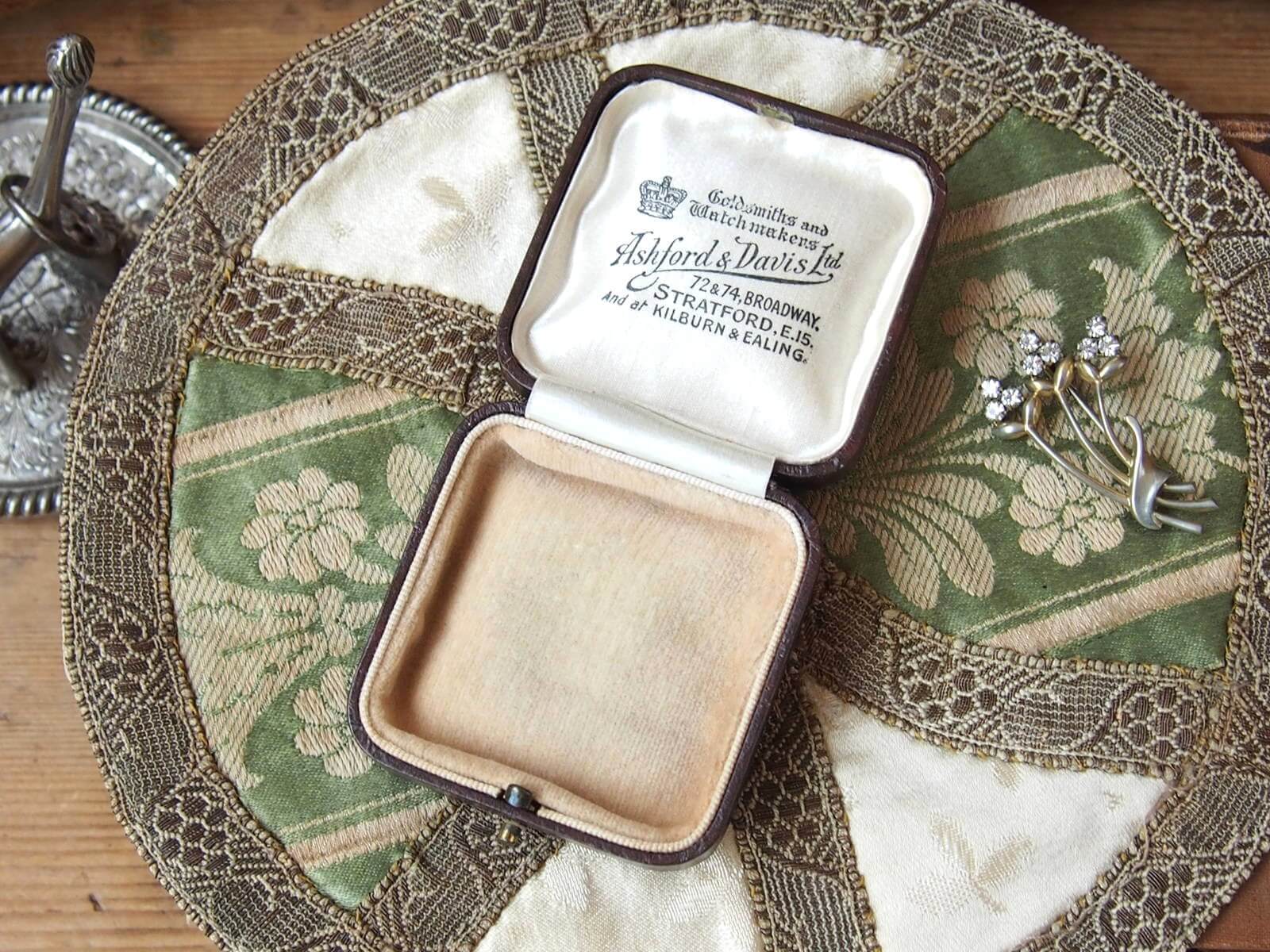 イギリスアンティーク　ジュエリーケース　ジュエリーボックス