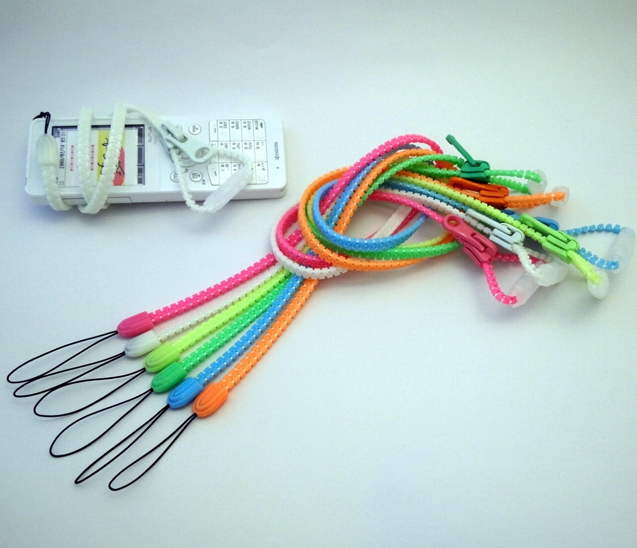 YKK 35cm 蓄光 ファスナーネックストラップ ミックス 子供用 ジッパー