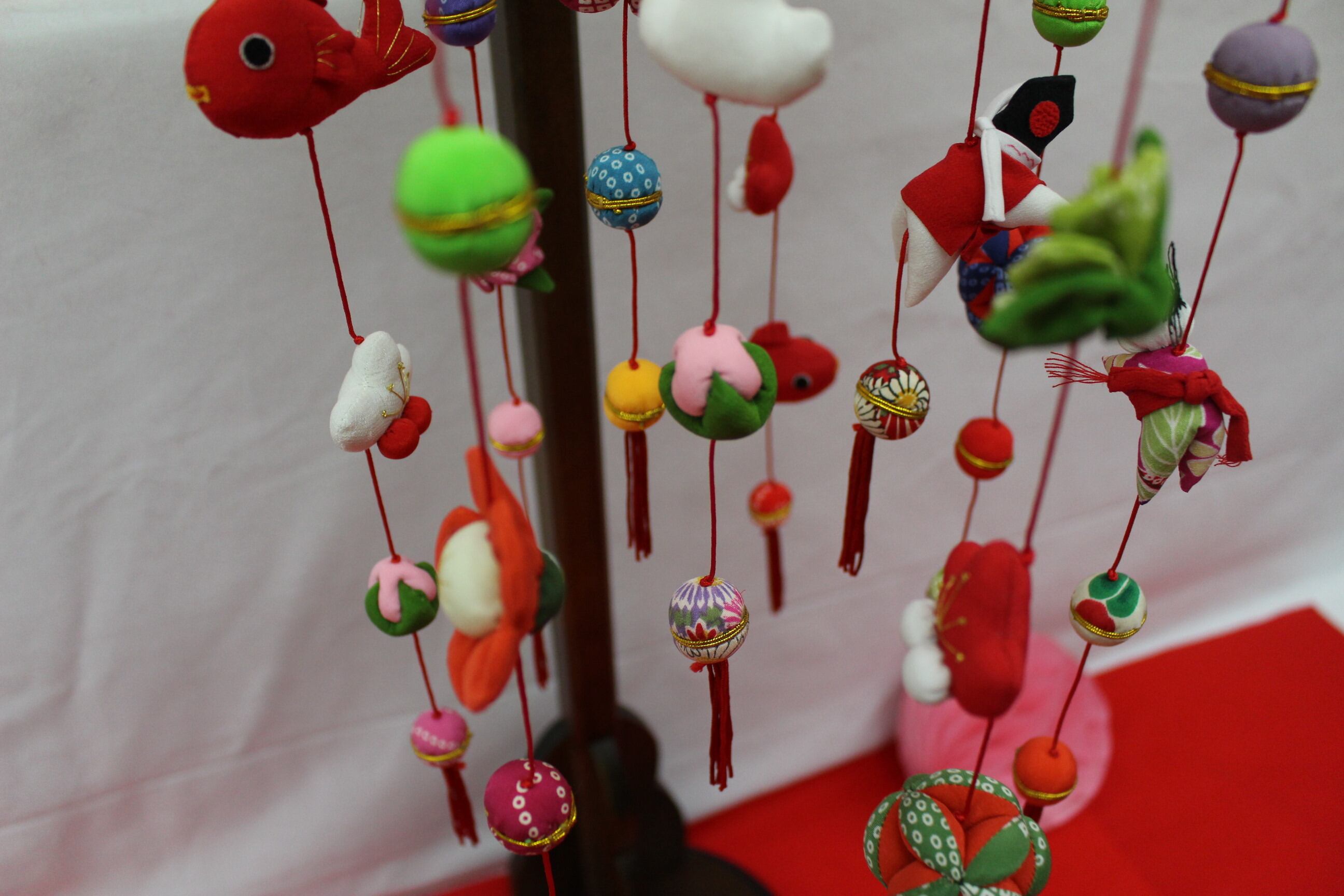 傘付つるし飾り [正絹] 吉祥梅二重台付 | SHIMADA DOLL