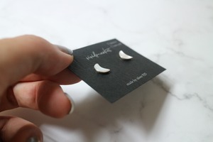 ホワイトムーンシルバーピアス