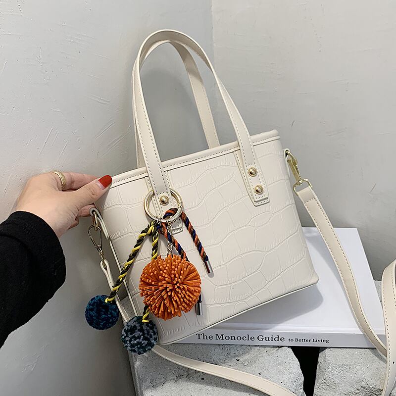 センススモールバッグ女性2020新しい流行のファッションワンショルダーメッセンジャーバッグテクスチャワイルドネットレッドポータブルバケットバッグ Tiancai_Wing_Bag65302002228