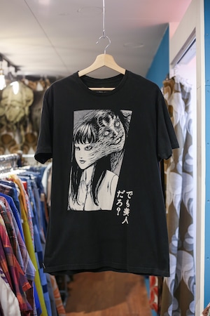 Horror comic print tee “TOMIE”