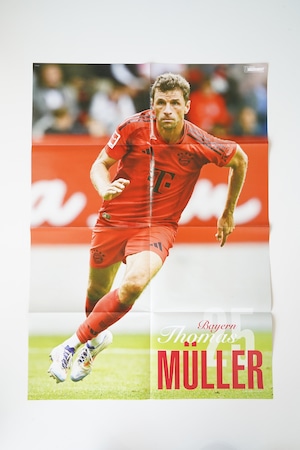 トーマス・ミュラー/コール・パーマー|サッカーポスター 大判 B2|バイエルン × チェルシー 欧州名門 世代対比