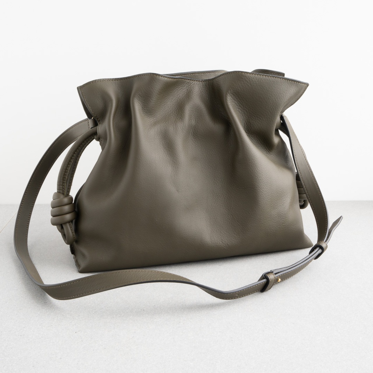 ロエベ フラメンコ クラッチ ミディアム ナパカーフスキン カーキ レザー ショルダーバッグ