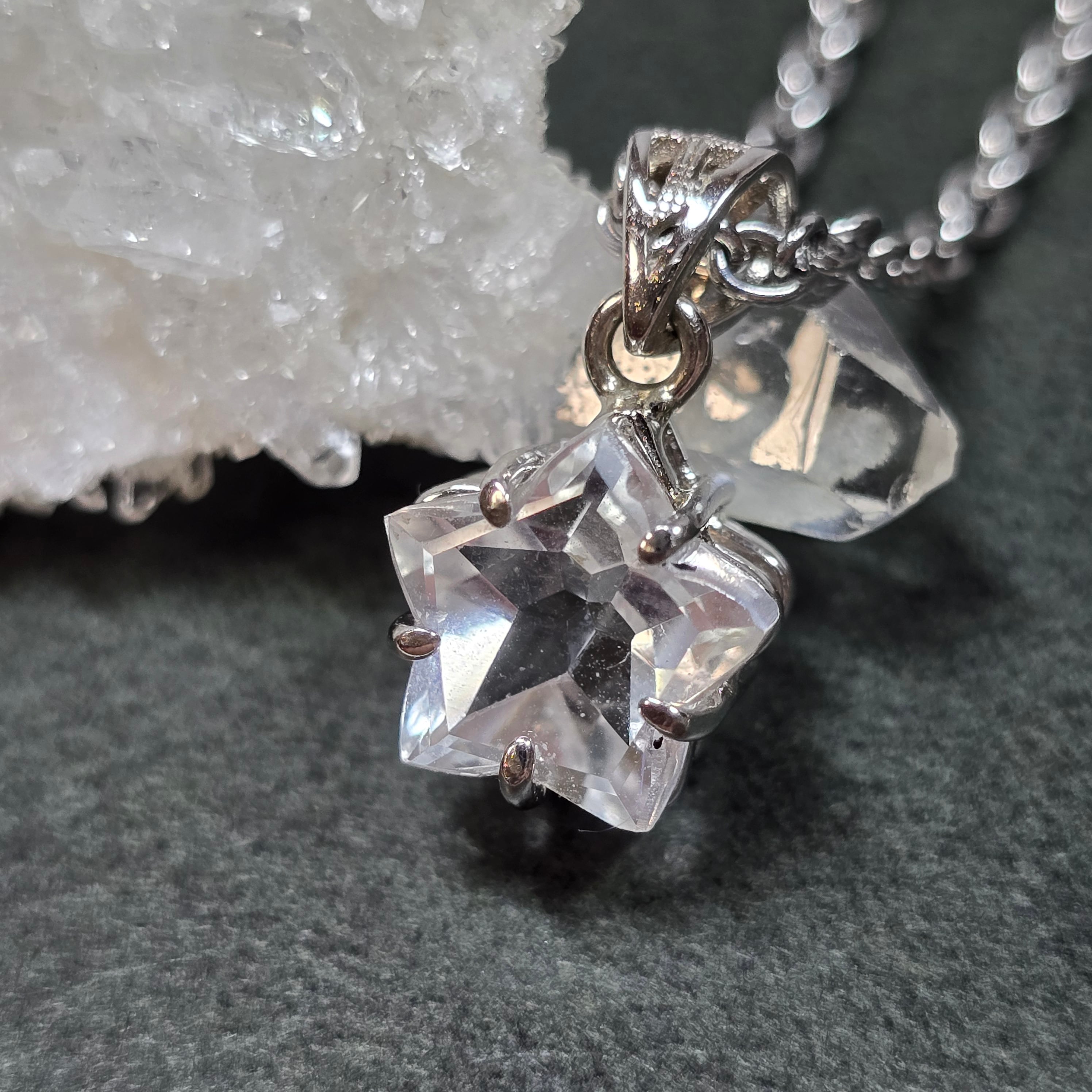 ロッククリスタル スター ペンダント ロッククリスタル ネックレス 星
