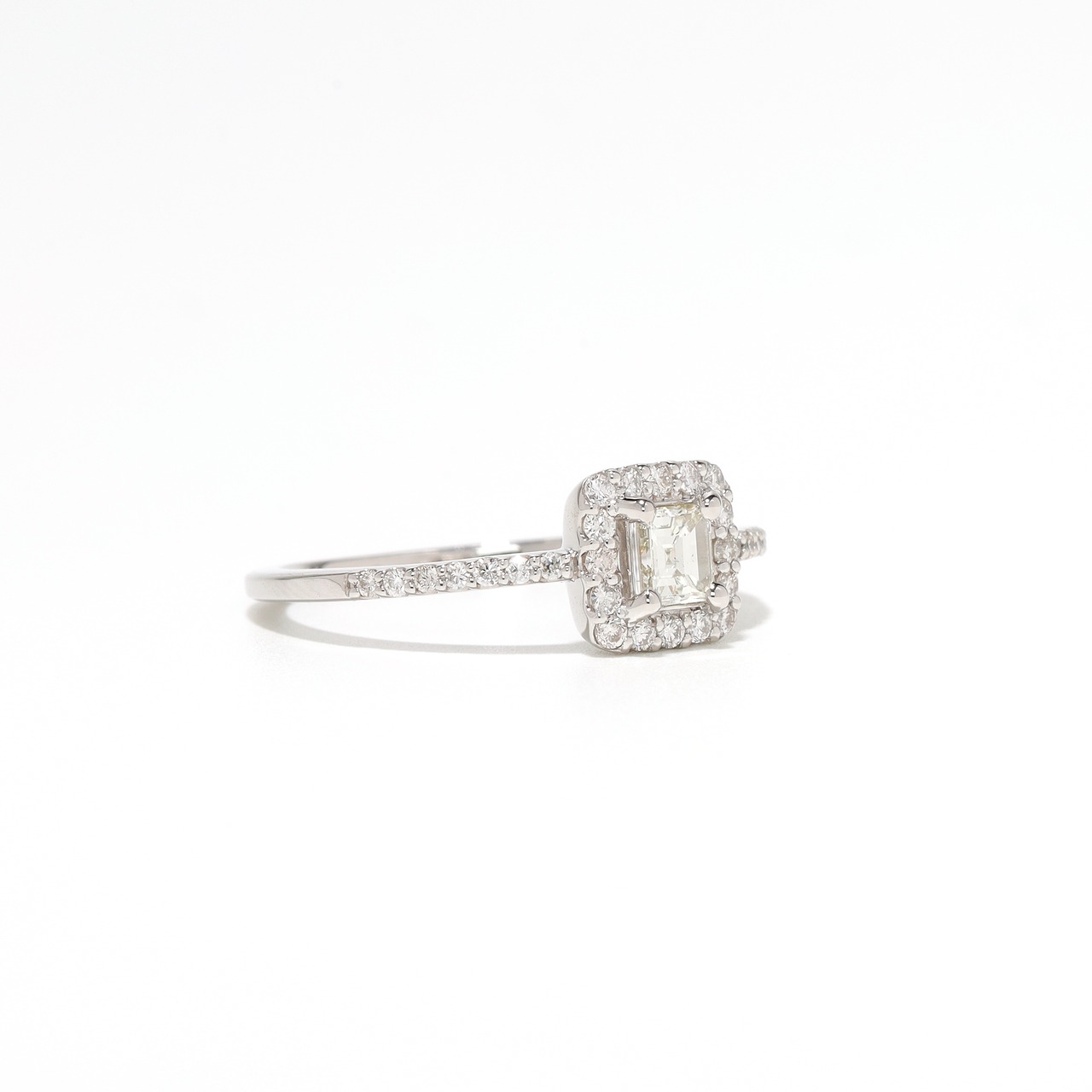ダイヤモンド デザインリング pt950 / VS2 / M / 0.300ct / 0.200ct