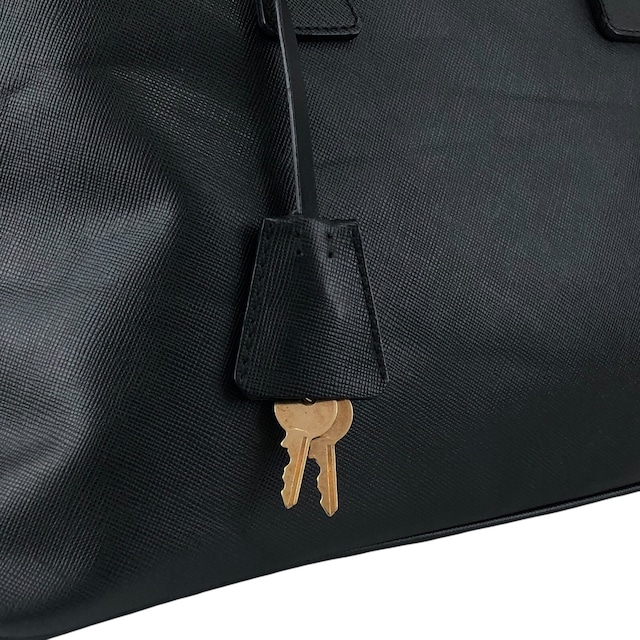 PRADA プラダ ハンドバッグ ブラック トライアングル レザー サフィアーノ ブガッディ vintage ヴィンテージ オールド wxkttk