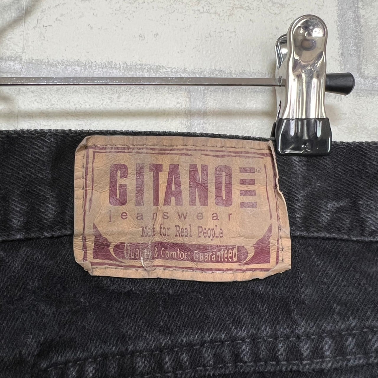W36×L32】GITANO ブラックデニムパンツ 革パッチ | 古着屋OLDGREEN