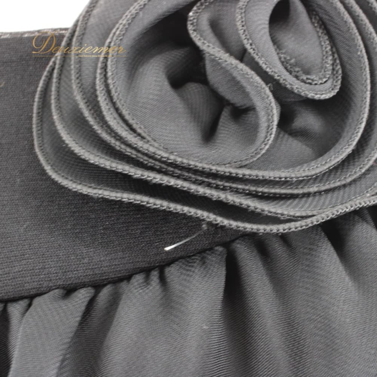 社交ダンス 衣装 スタンダード トップス レッスンウェア レディース ICHIOKU 練習着 フォーマル ブラック系 黒 レース フリル シック モダン ダンス シャツ ブラウス 半袖 フリル襟 肩フリル レイヤード かぶり プルオーバー ストレッチ 伸縮性あり 透け感 シースルー 袖レース クラシック モノトーン エレガント クラシックブラック 気品 シンプル 上品 フォーマル練習 競技 レッスン 体型カバー フレンチスリーブ風 ポリエステル 黒トップス