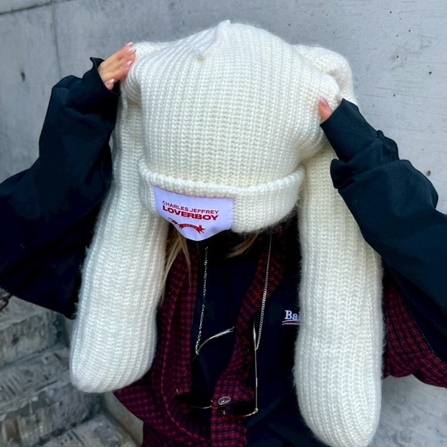 CHARLES JEFFREY LOVERBOY】ARTISANAL SUPERSIZED RABBIT BEANIE | AYIN
