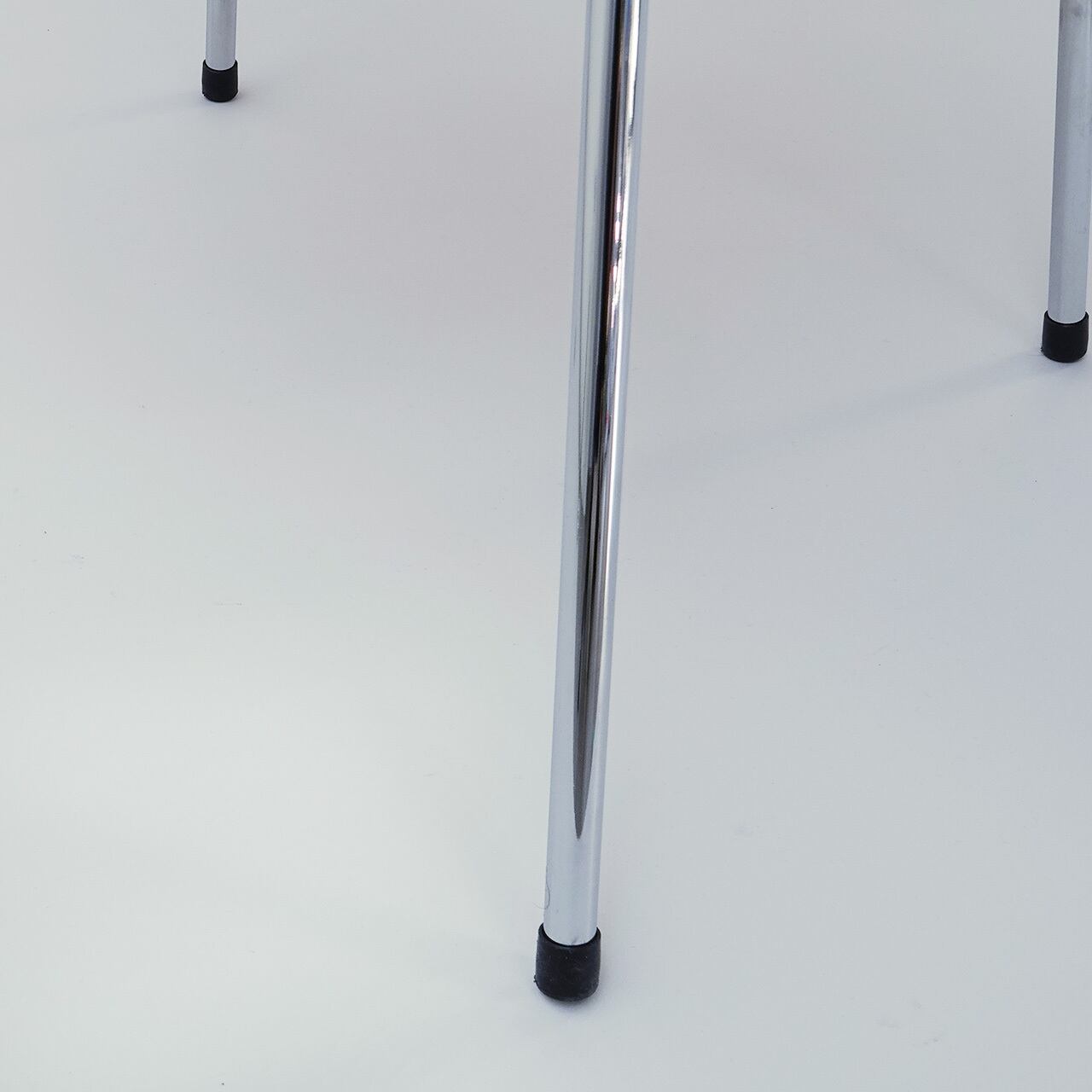 セブンチェアのリプロダクト品（レッド） | リプロダクトチェア ラボ