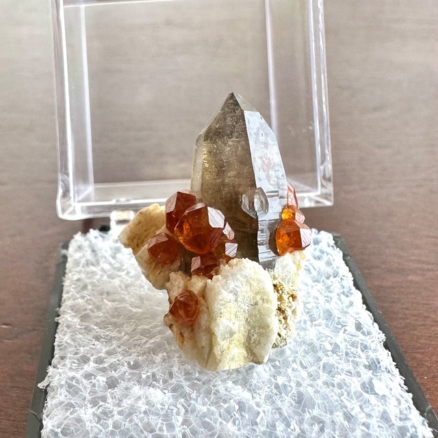 ヘリオドール / スペサルティン / フェルスパー【Heliodor with Spessartine & Feldspar】ブラジル産