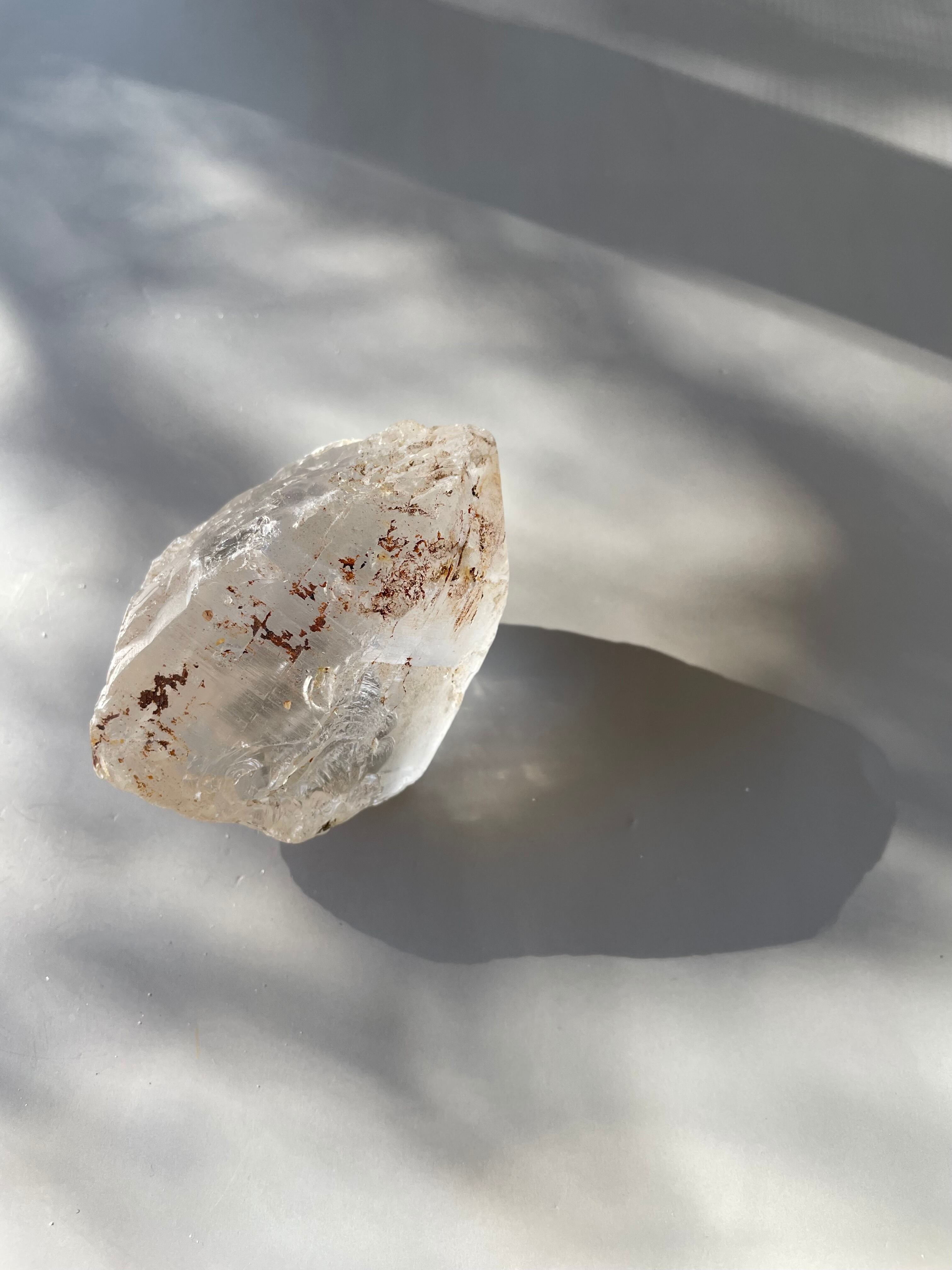 パキスタン　ギルギッド　スカルドゥ　パルディスタンス州産　レインボーアイスクォーツ