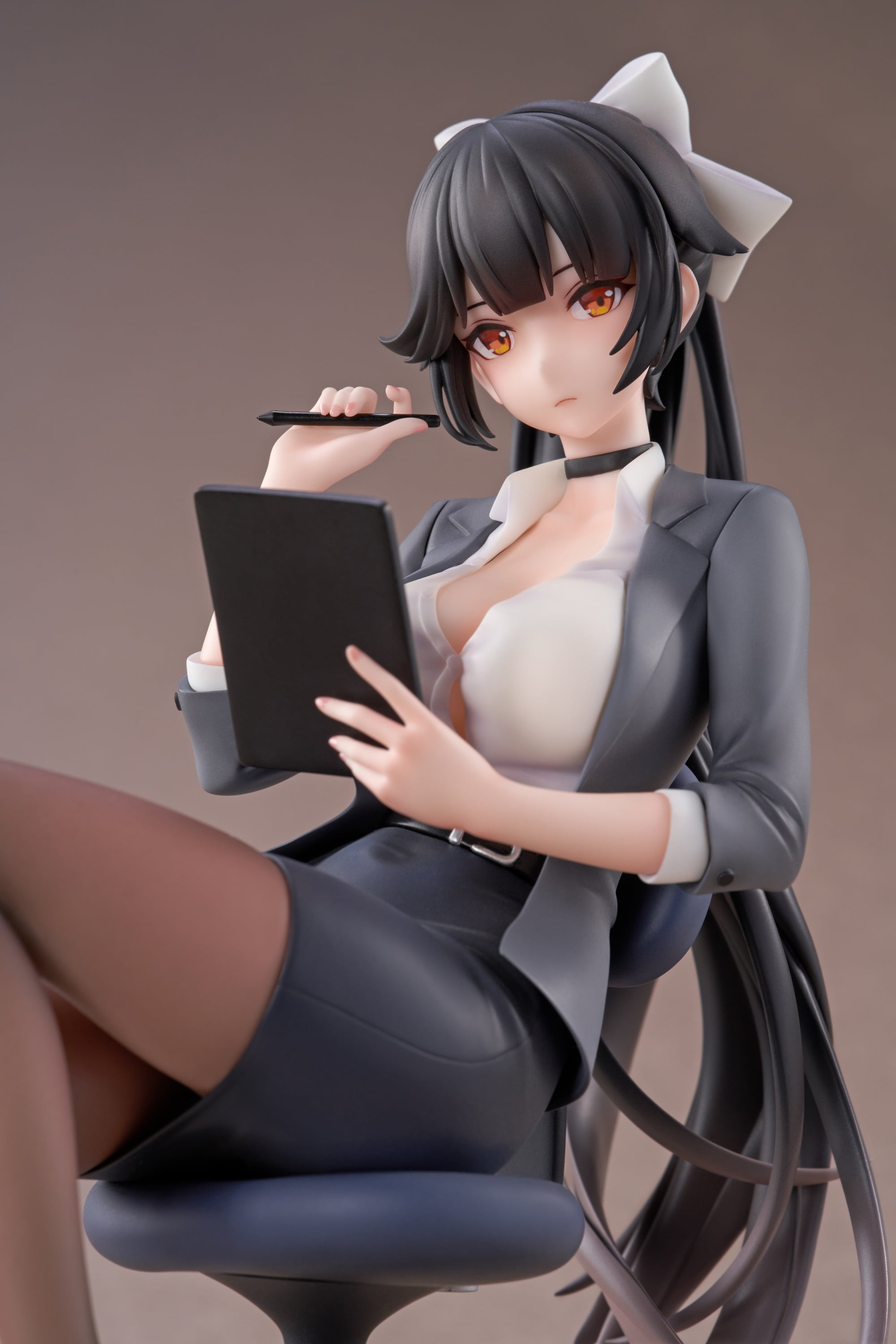 取り寄せ商品＞アズールレーン 高雄 OL Ver. 1/6 完成品フィギュア