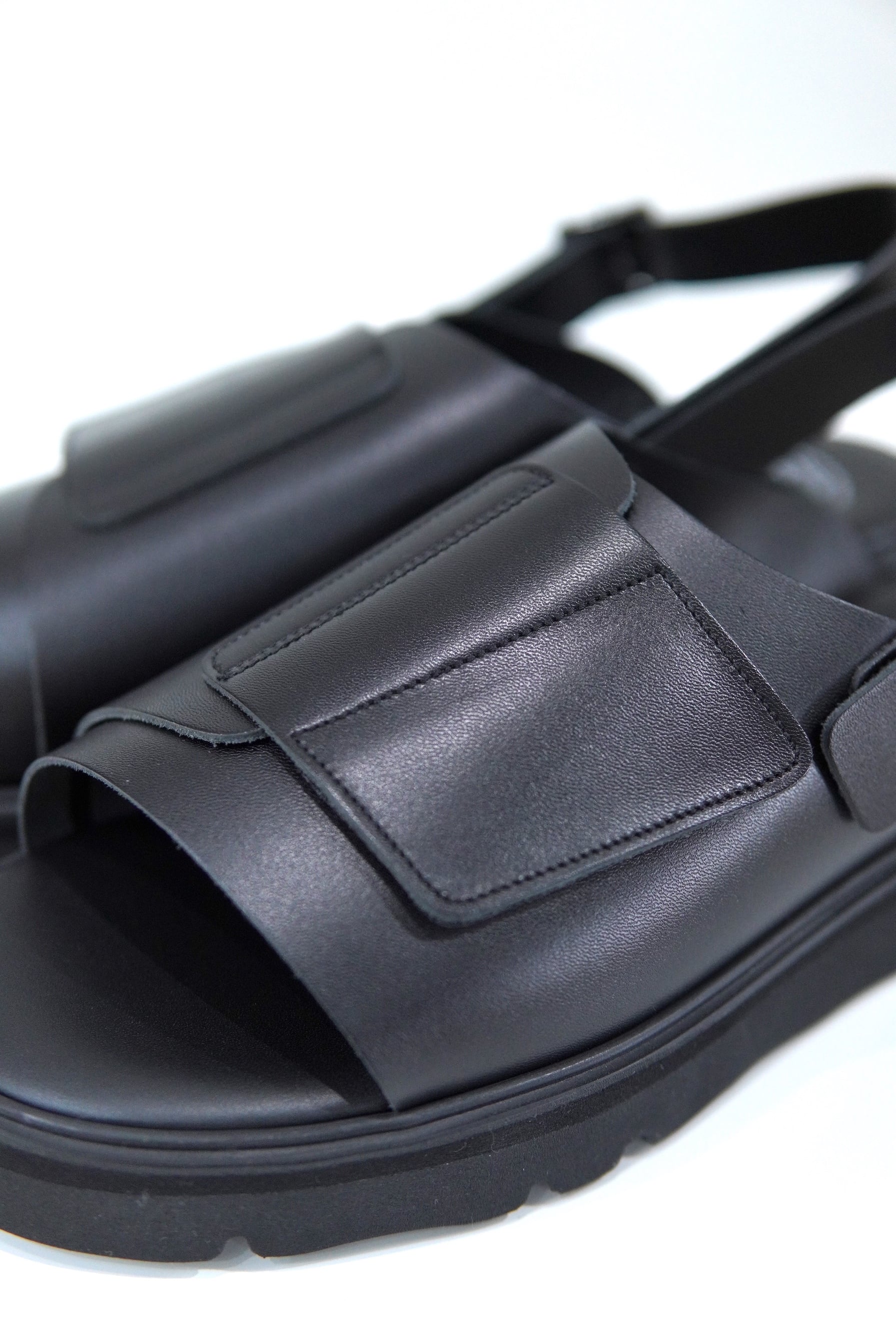 FOOT THE COACHER / VELCRO SANDALS | POETRY