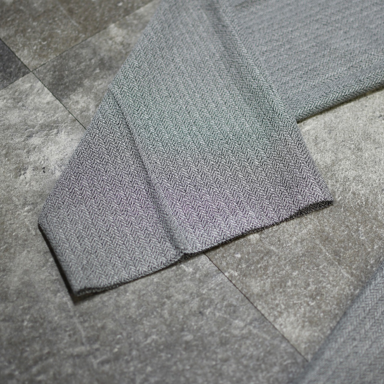 herringbone twill wide 2 tuck slacks melange gray