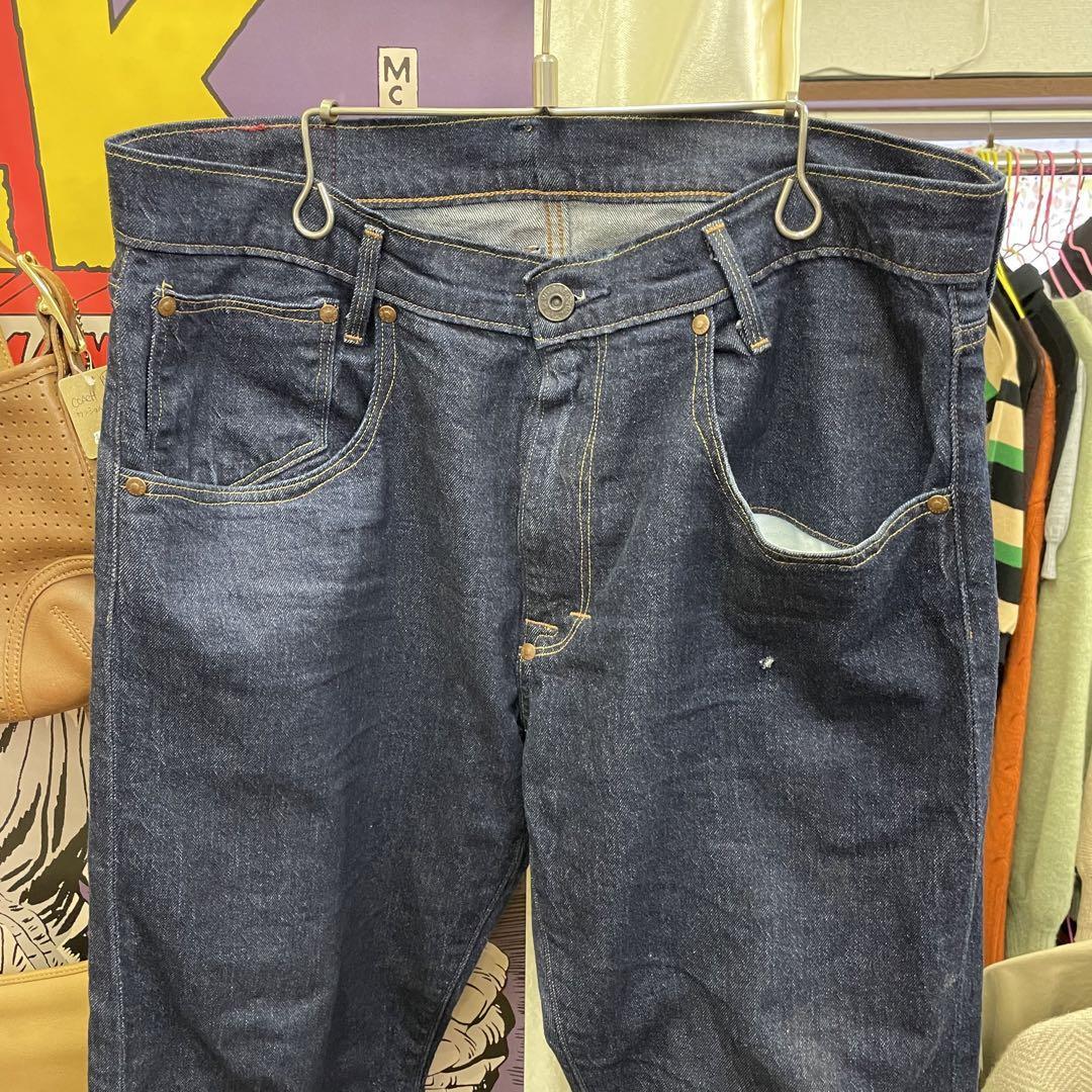 A2693-0000 W30 L32 Levi's Red