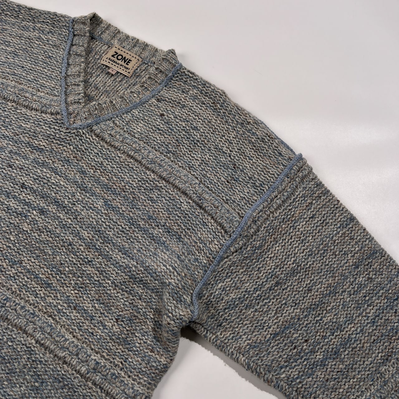 スペイン製 ビンテージ ZONE A NATURAL HISTORY Vネック デザイン ウールニットセーター サイズ L /グレー×水色系