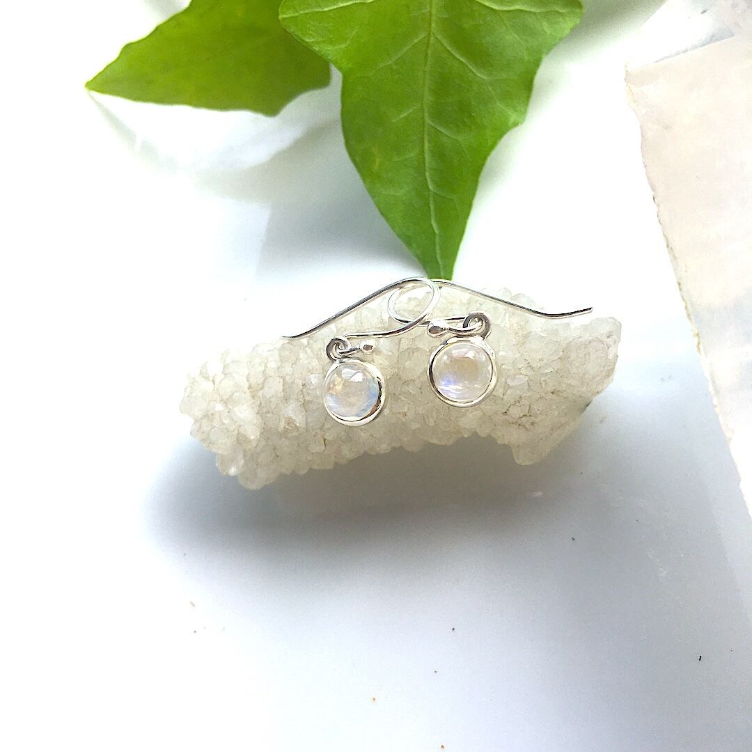 【SV925】✦6月の誕生石✦⋆.満月レインボームーンストーンピアス⋆.·Moon Light.·✦