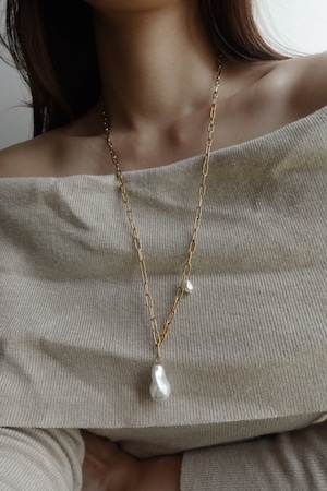 baroque pearl leon necklace