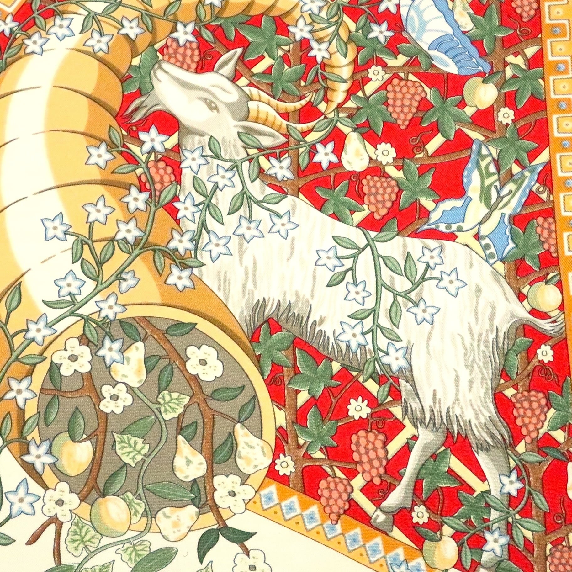 HERMES エルメス シルク100% 大判スカーフ 鳥 花 植物カレ90
