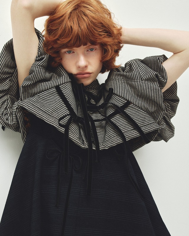 Cropped velvet ribbon top