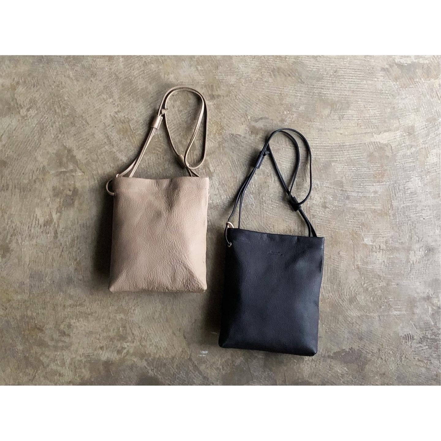 SLOW(スロウ) Embossing Shoulder Bag L | AUTHENTIC Life Store powered by BASE