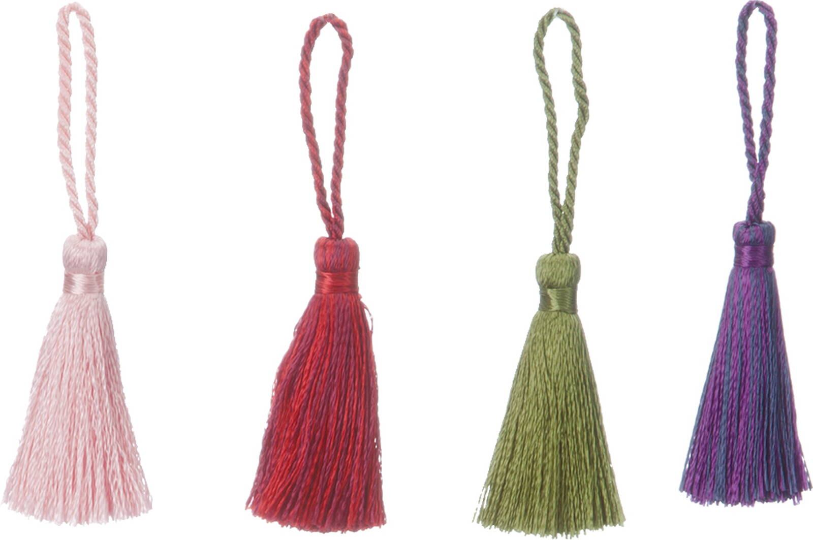 シンカルファとローズヒップや野バラを紡いだリネンタッセル付き