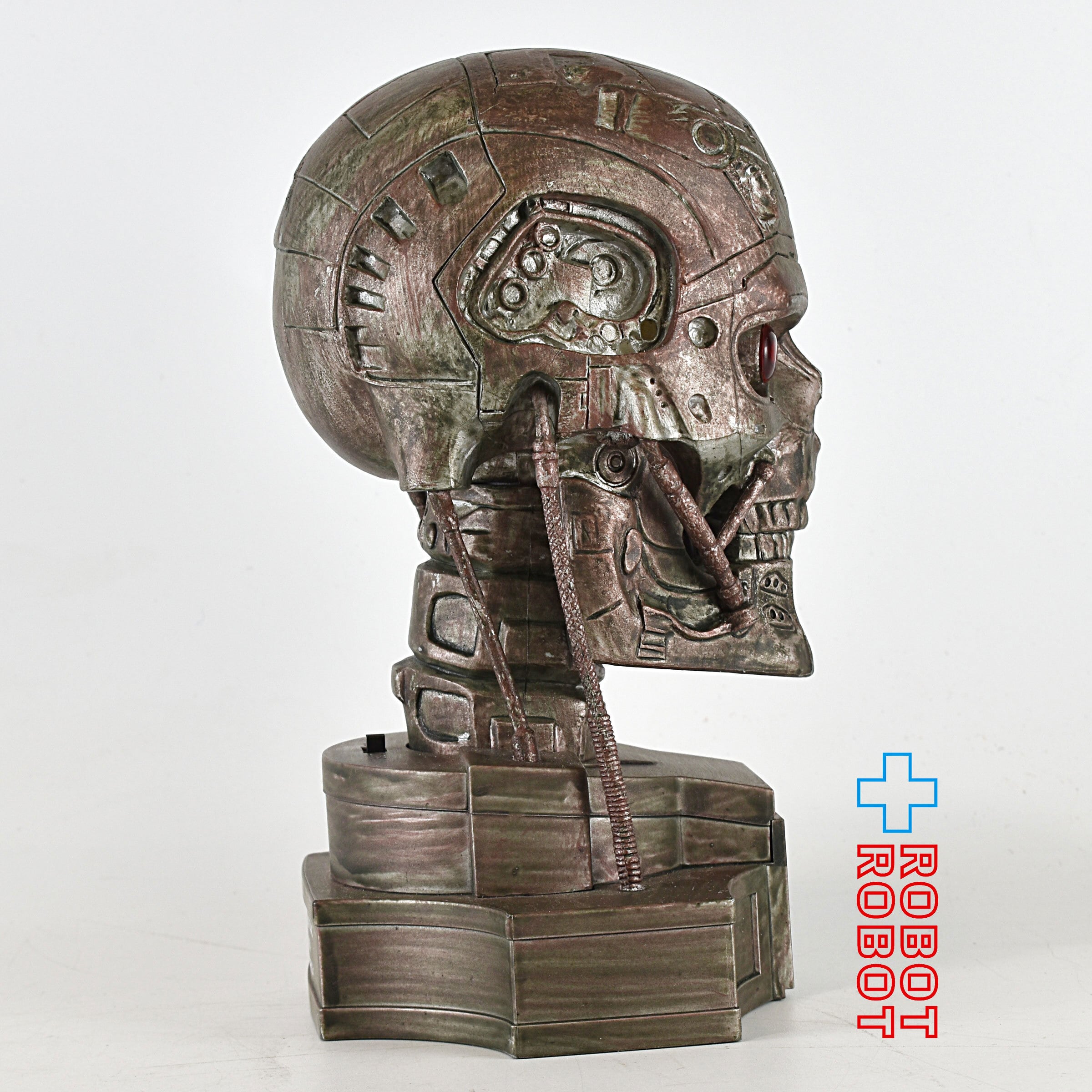 ターミネーター風スカル置物 フィギュア。 Amazon.co.jp: 未開封 景品