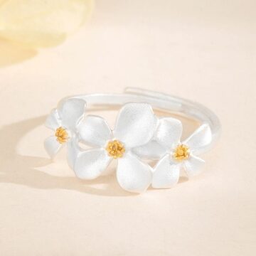 雪結晶×ローズクォーツ」上品なピアスで大切な人に優しさを贈ろう P114 